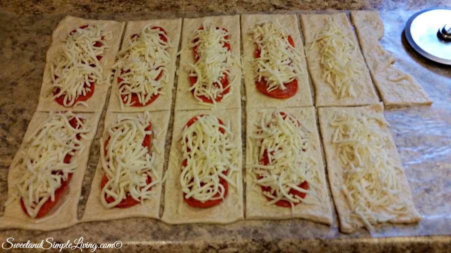 make at home pizza rolls